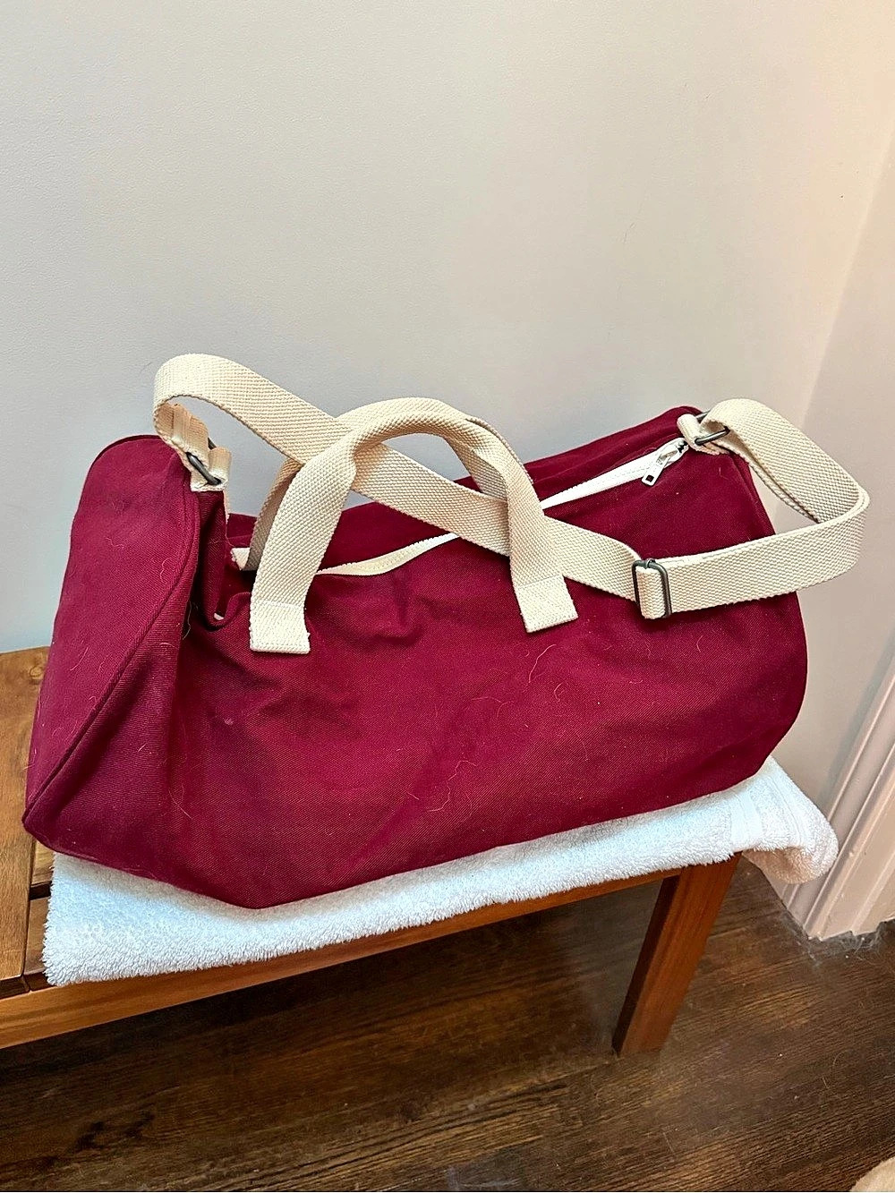 Brandy Melville Travel Bag in Red & White